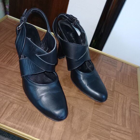 Y2K Bebe Black Sling Back Pump Style Heels Made In Spain 9.5 Medium - Picture 2 of 11